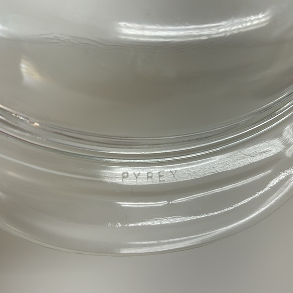 Vintage Pyrex 682-C 31 Clear Glass Round Casserole Replacement Lid with handles - Picture 9 of 11